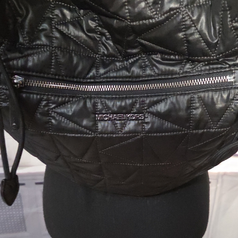 Michael Kors Black Quilted Interior Tote - Picture 7 of 12